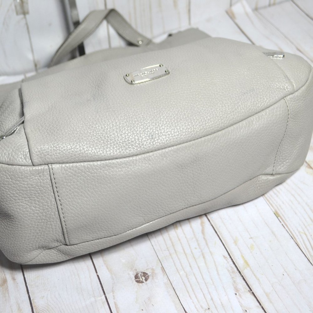 Michael Kors Bowery Large Leather Shoulder Bag - Picture 4 of 7